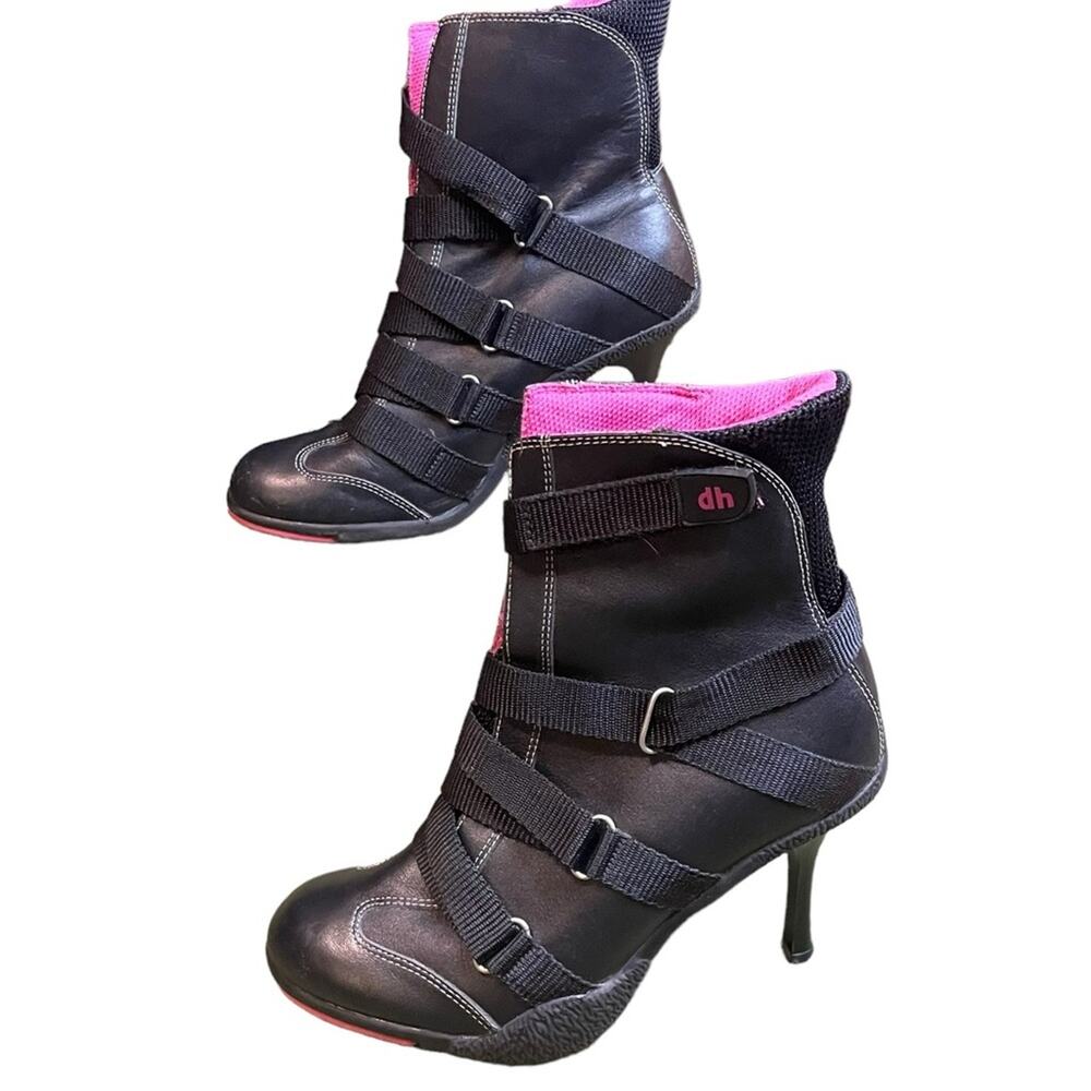 Dollhouse Black and Pink S Boots Size 7